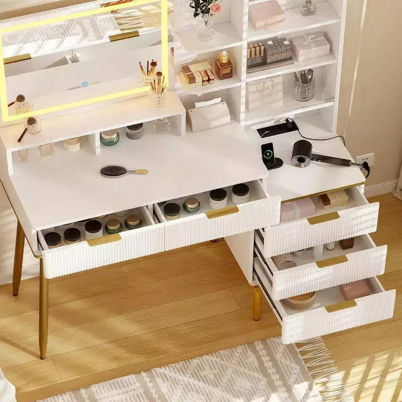 Coiffeuse cannelée avec miroir et lumières, Coiffeuse de maquillage avec 5 tiroirs, Éclairage réglable en 3 couleurs, Prise de courant, Table de dressing