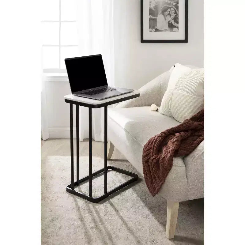 Table d'appoint en marbre cultivé et métal